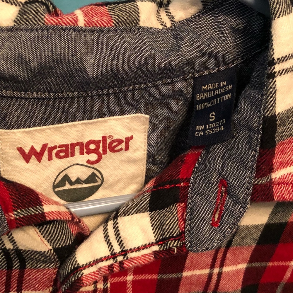 Wrangler small Red Flannel Long Sleeve